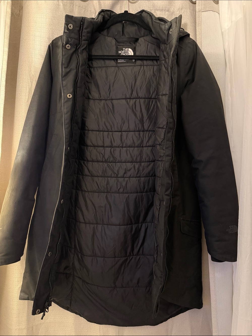 The North Face Women's Black Hooded Puffer Coat - Picture 3 of 3
